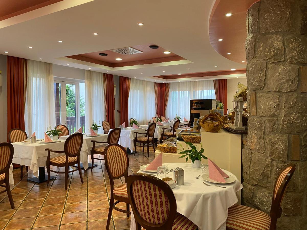 Boutique Hotel Grahor Sezana Luaran gambar