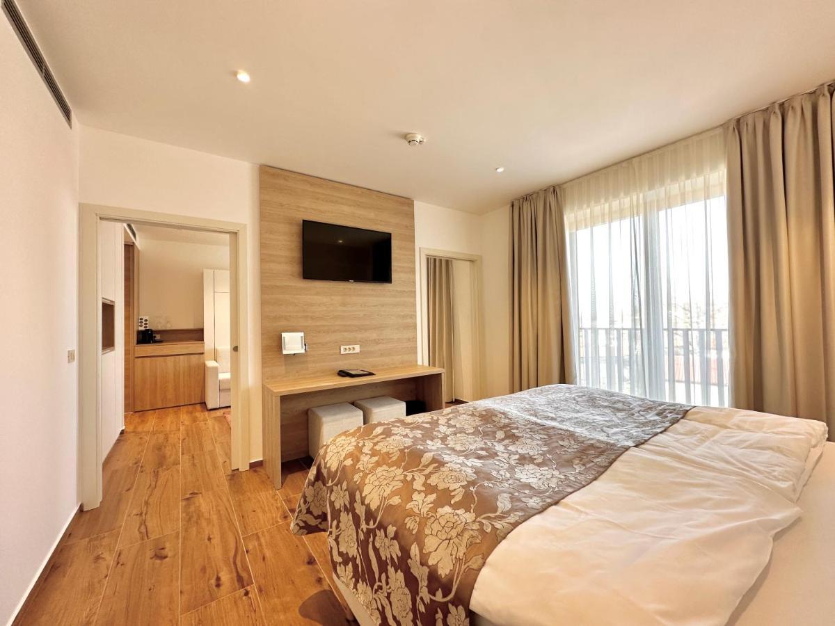 Boutique Hotel Grahor Sezana Luaran gambar