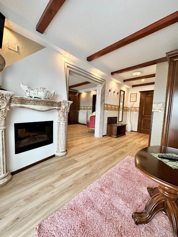 Boutique Hotel Grahor Sezana Bilik gambar