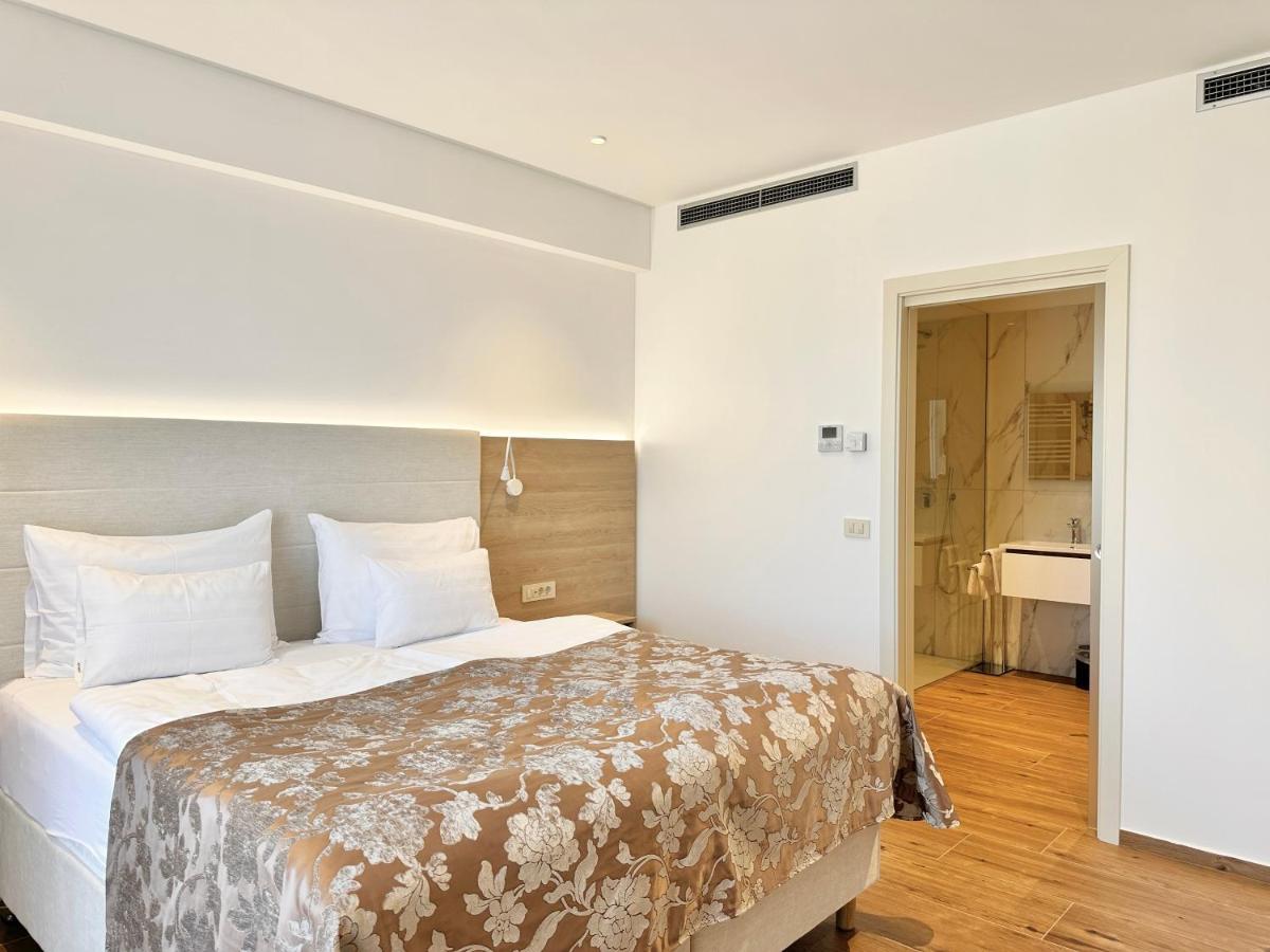 Boutique Hotel Grahor Sezana Bilik gambar