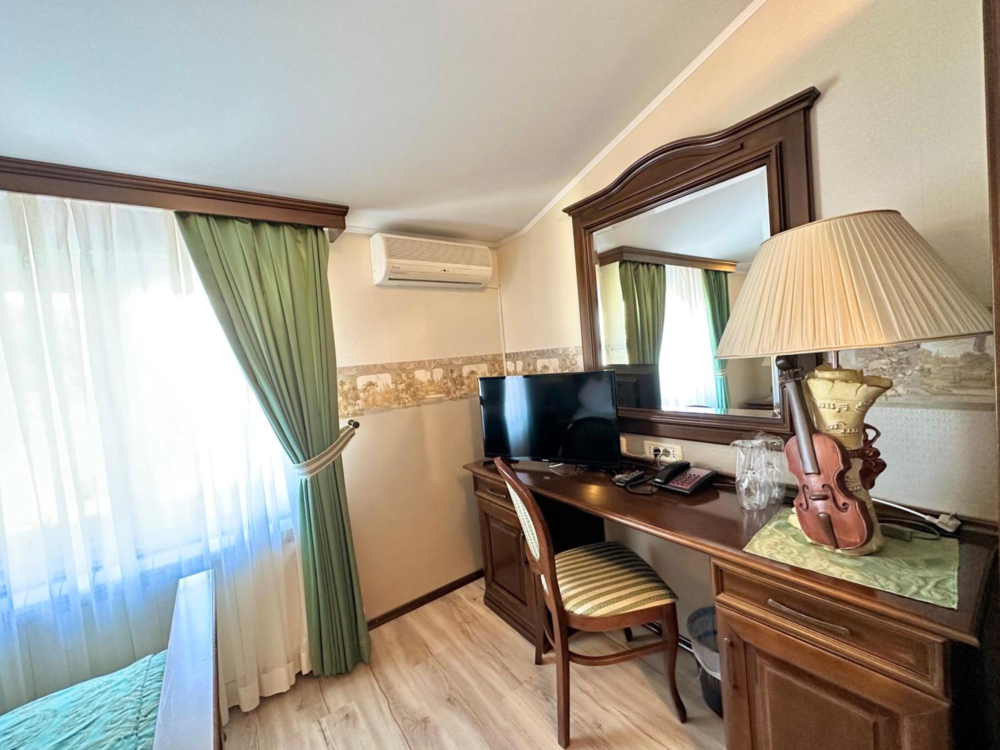 Boutique Hotel Grahor Sezana Bilik gambar